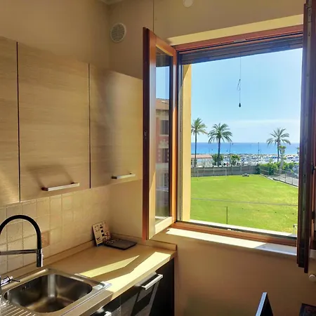 Casa Fronte Mare Con Parcheggio - Dreaming Of The Sea, 아파트 *