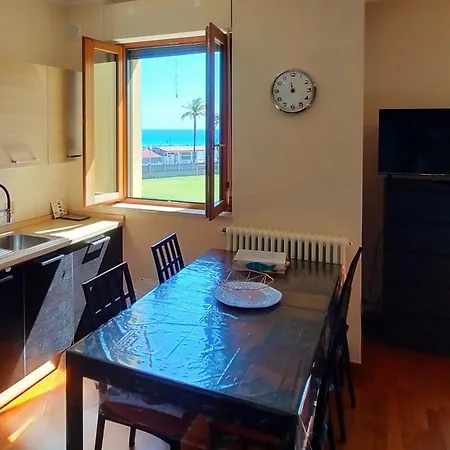 Casa Fronte Mare Con Parcheggio - Dreaming Of The Sea, *